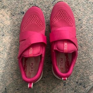 Tiem Cycling Shoes 10.5. Nearly perfect condition (worn <5 times)